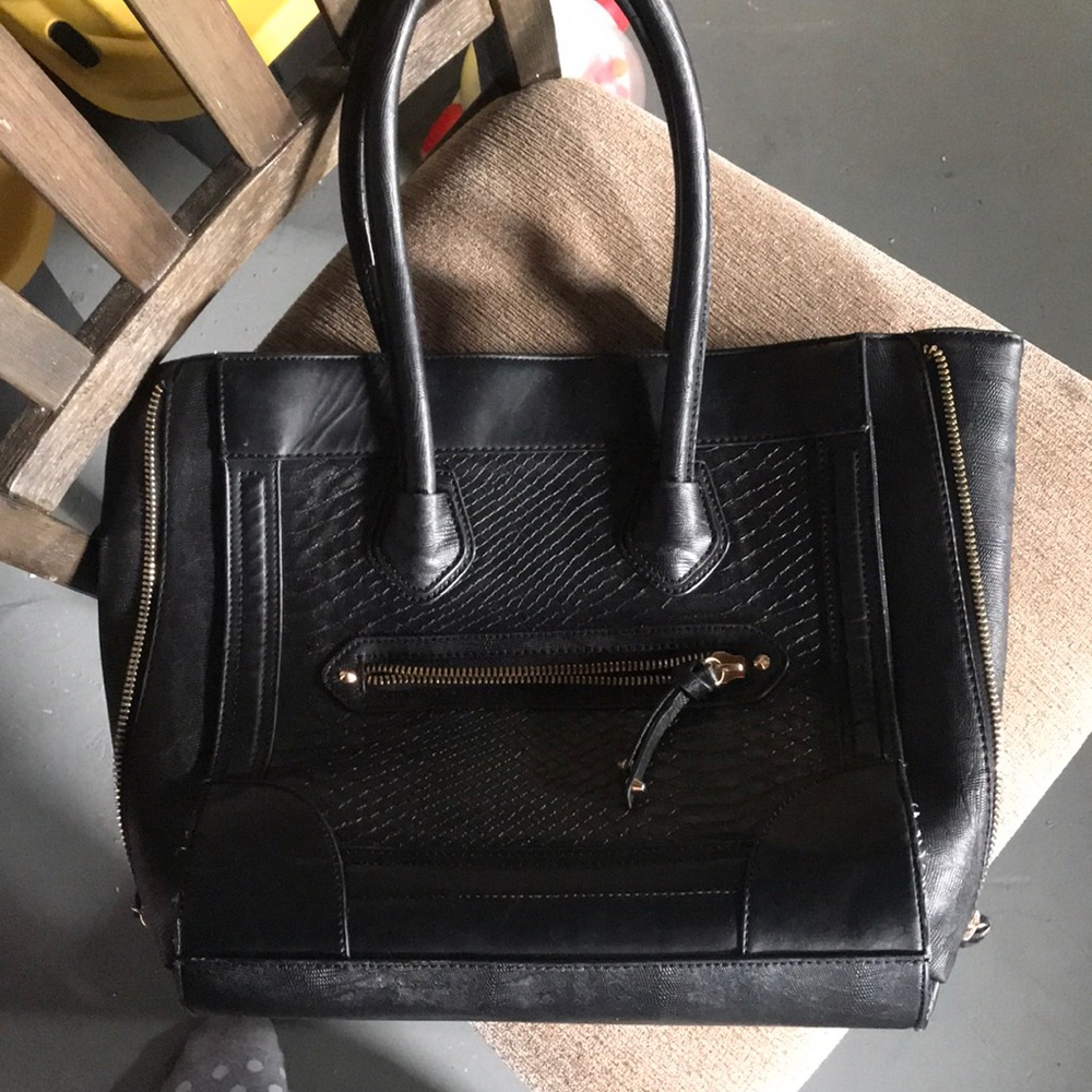 black Aldo shoulder bag
